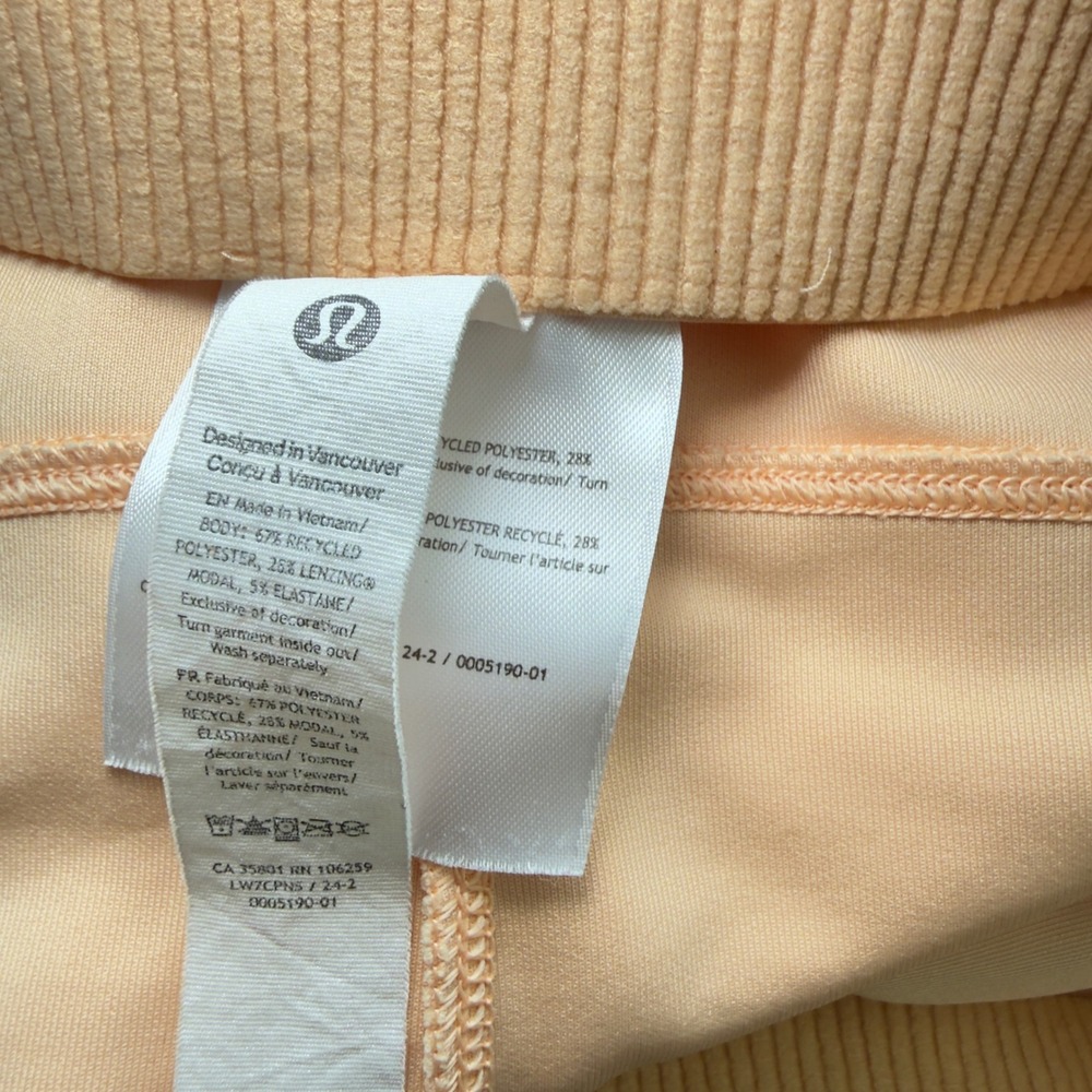 Lululemon Size 12 Softstreme High Rise Peach Bellini Ribbed Shorts Pockets - Picture 12 of 12